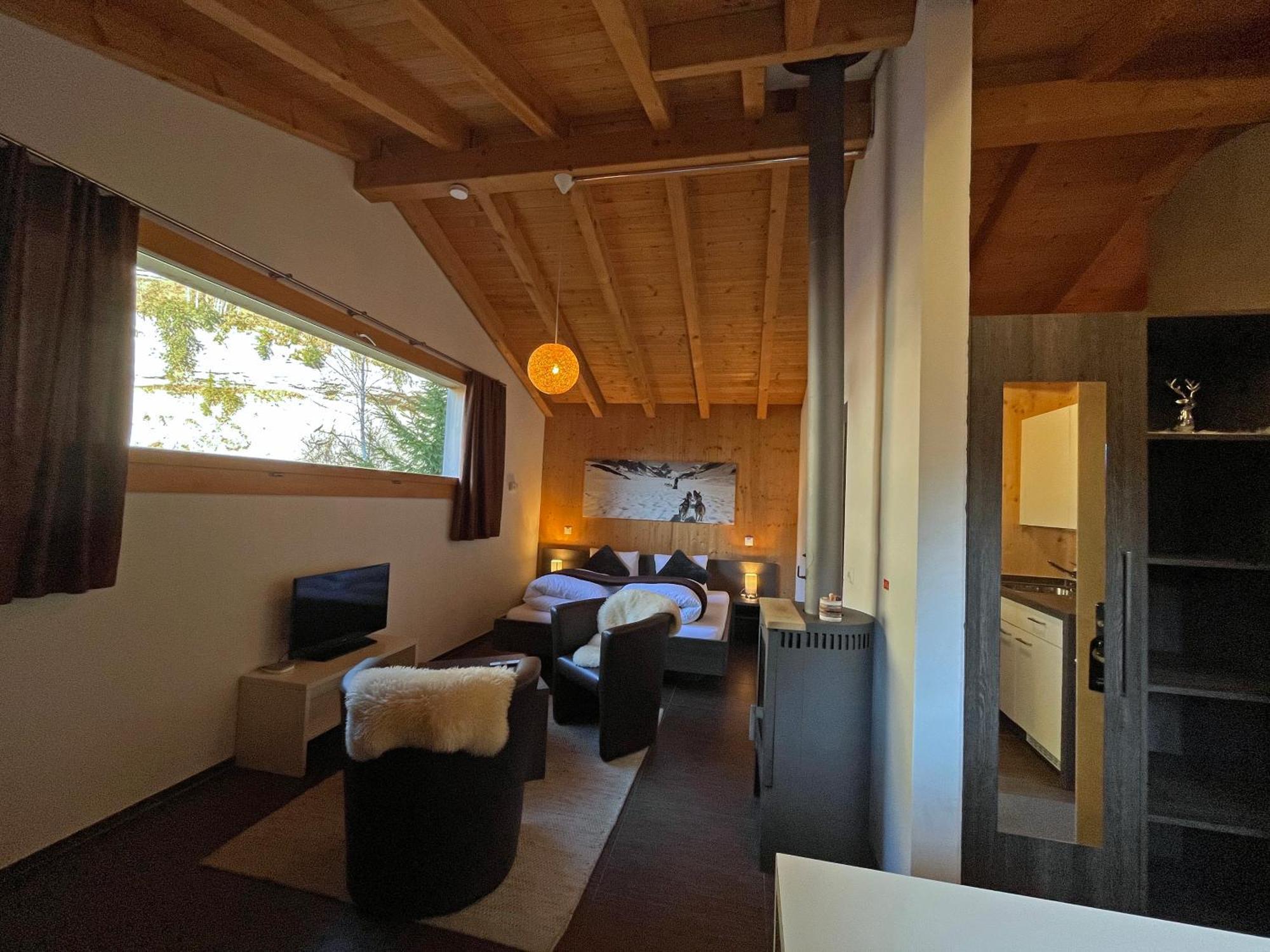 Huettenhotel Husky Lodge Muotathal Exterior photo