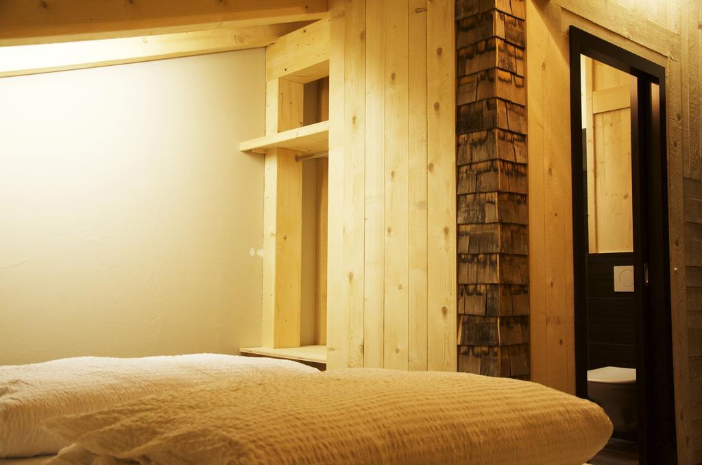 Huettenhotel Husky Lodge Muotathal Room photo